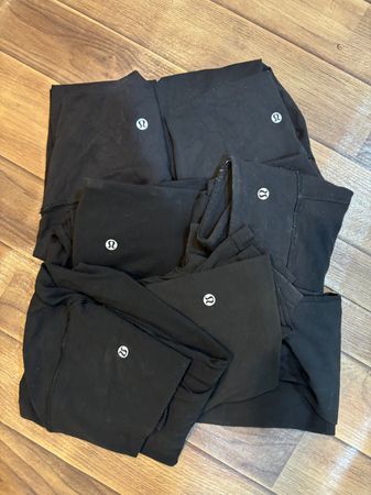 Lululemon leggings 100