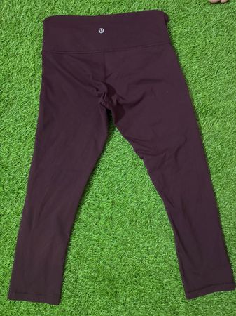 Lululemon leggings 100