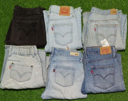 LEVI’S JEANS (B 62)