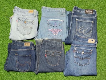 LEVI’S AND OTHER MIX BRANDS JEANS (B 66)