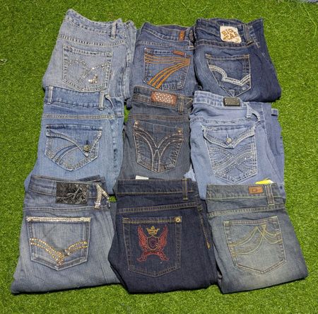 LEI Y OTROS JEANS DE MARCAS MIX (B 24)