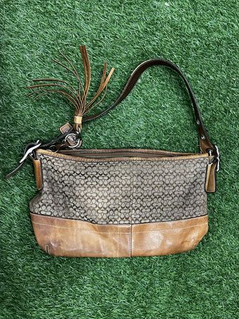Shoulder coach bag