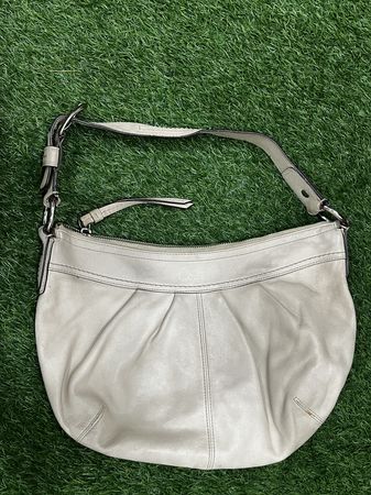 Shoulder coach bags