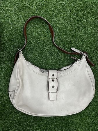 Shoulder coach bag
