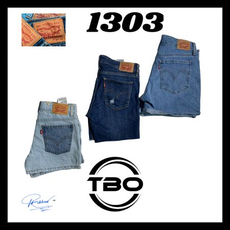 Women Levi’s shorts (Brand) levis #1303.🩳