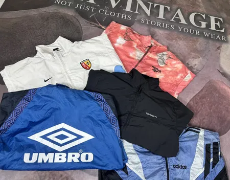 Premium Vintage Windbreaker – Colorblock Branded Lightweight Jacket for All Seasons