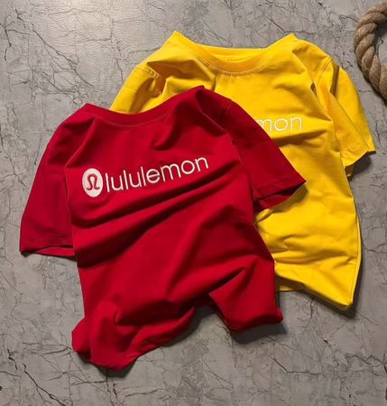 Åuthentic Lululemon T-Shirts