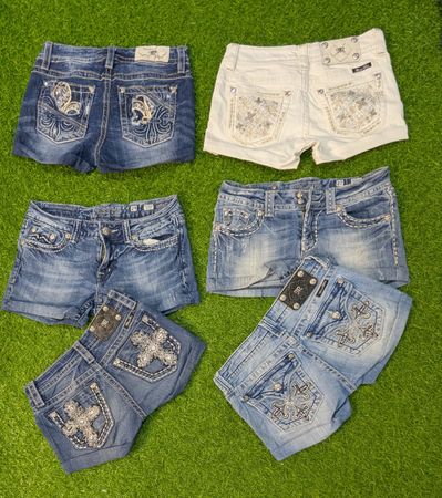 5568 - Miss me, True Religion und Unbrnded Upcycled Denim Mini Short