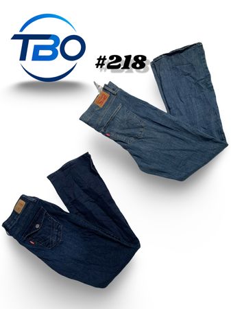 Levi's Bootcut Jeans. #218