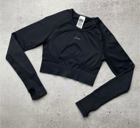 Gym shark tops