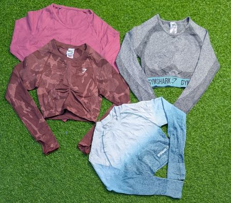 5674 - Gymshark Crop Top