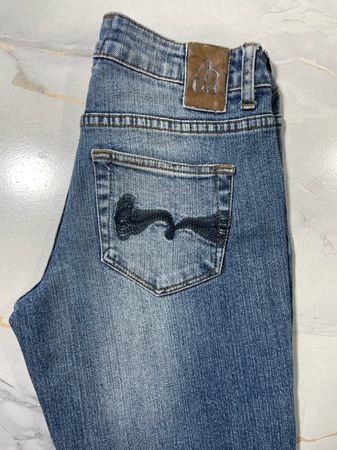 Jeans bordados Y2K escolhidos à mão