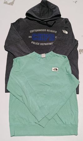 The North Face Hoodies/Sweatshirt RV # 820