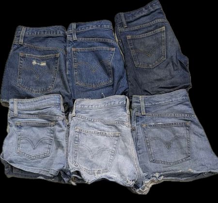 LEVI’S MINI SKIRTS (030)