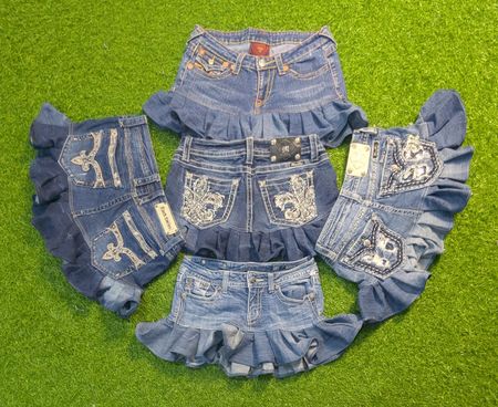 5688 - Miss me, True Religion und Rock Revival Upcycled Mini-Jeansröcke