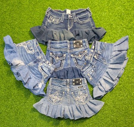 5687 - Miss me und True Religion Upcycled Mini-Jeansröcke