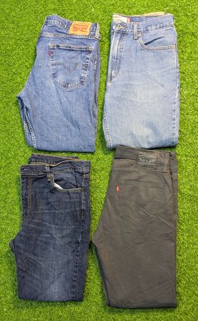5693 - Levi's Straight und relaxed Jeans
