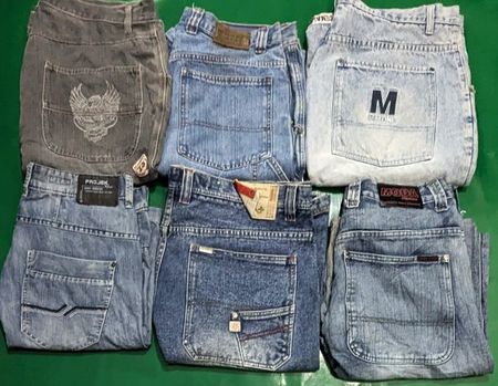 MODA AND OTHER MIX BRANDS SHORTS (D 33)