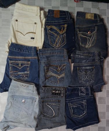 GUESS, LEVI 'S AND OTHER MIX BRANDS MINI SHORTS (ID 1136)