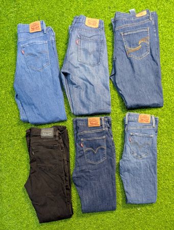 5666 - Levi's Flare and Straight Jeans