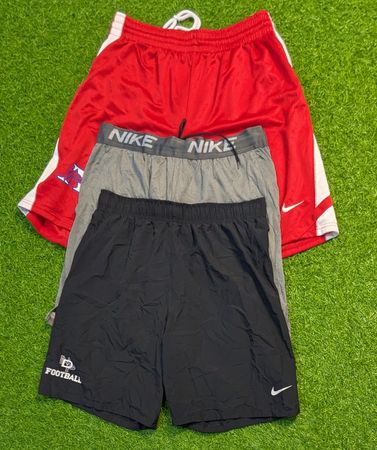 5727 - Nike shorts