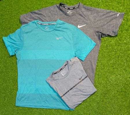 5728 - Nike T-Shirt a Maniche Corte