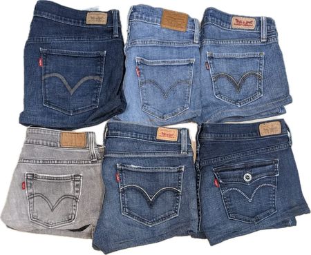 LEVI’S MINI SHORTS (AW 036)
