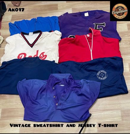 Vintage sweatshirt and jersey T-shirt Ak 017
