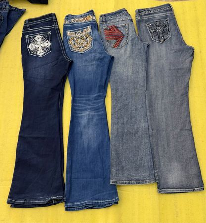 TH # 002 Jeans a gamba larga ricamati 🌸 Carini Y2K
