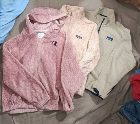 PREMIUM BRANDS FLEECES