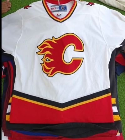 NFL NHL NBA & MLB jerseys (100) pcs