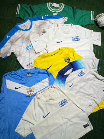T-shirts de football classiques premium