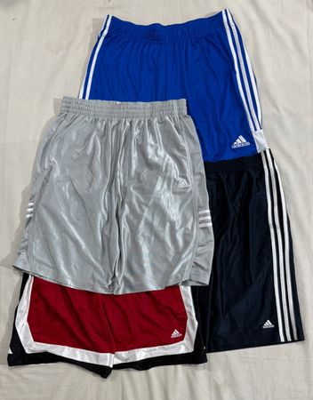 Adidas shorts (640)