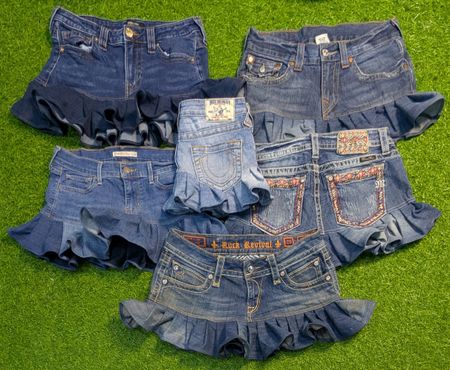 5974 - Miss me, True Religion, Rock Revival und Levi's Upcycled Mini Denim Röcke
