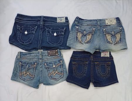 CR8920 UPCYCLED MIX BRANDED MINI DENIM SHORTS