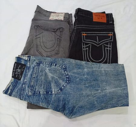 CR8931 VINTAGE TRUE RELIGION MEN'S JEANS