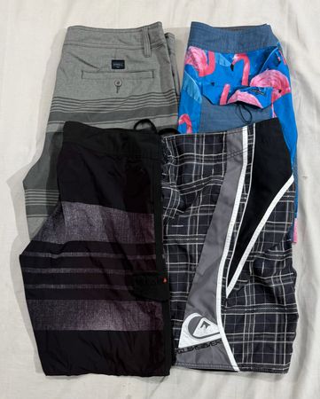 Branded surfwear shorts (687)
