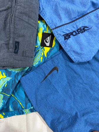Branded surfwear shorts (688)