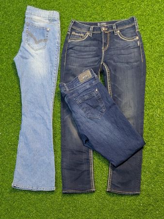 6034 - Jeans droits et évasés sans marque