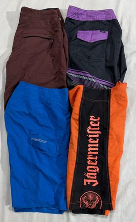Branded surfwear shorts (690)