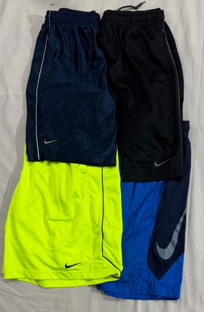 Nike men’s shorts (694)