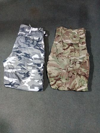 Unbarnded Cargo Pants