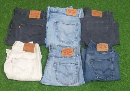 LEVI’S  SHORTS (D 113)