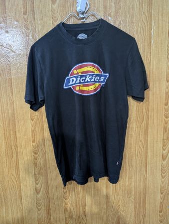 Branded t shirt.