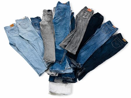 Women’s Levis Jeans