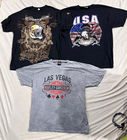Graphic T-shirts (802)