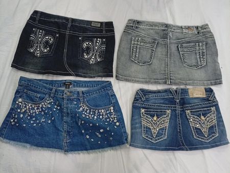 CR9154 UPCYCLED Y2K MINI DENIM SKIRTS