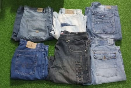 ROCAWEAR AND OTHER MIX BRANDS SHORTS (D 98)