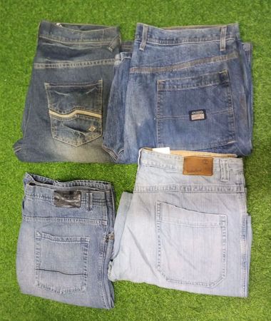 TIMBERLAND AND OTHER MIX BRANDS SHORTS (D 85)