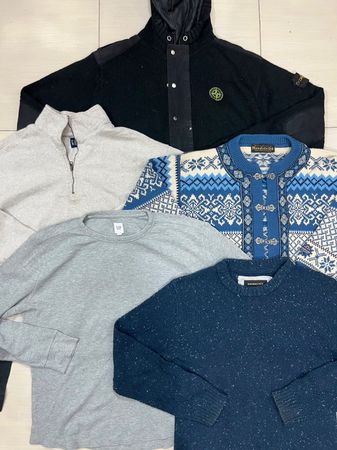 Mix branded sweater
